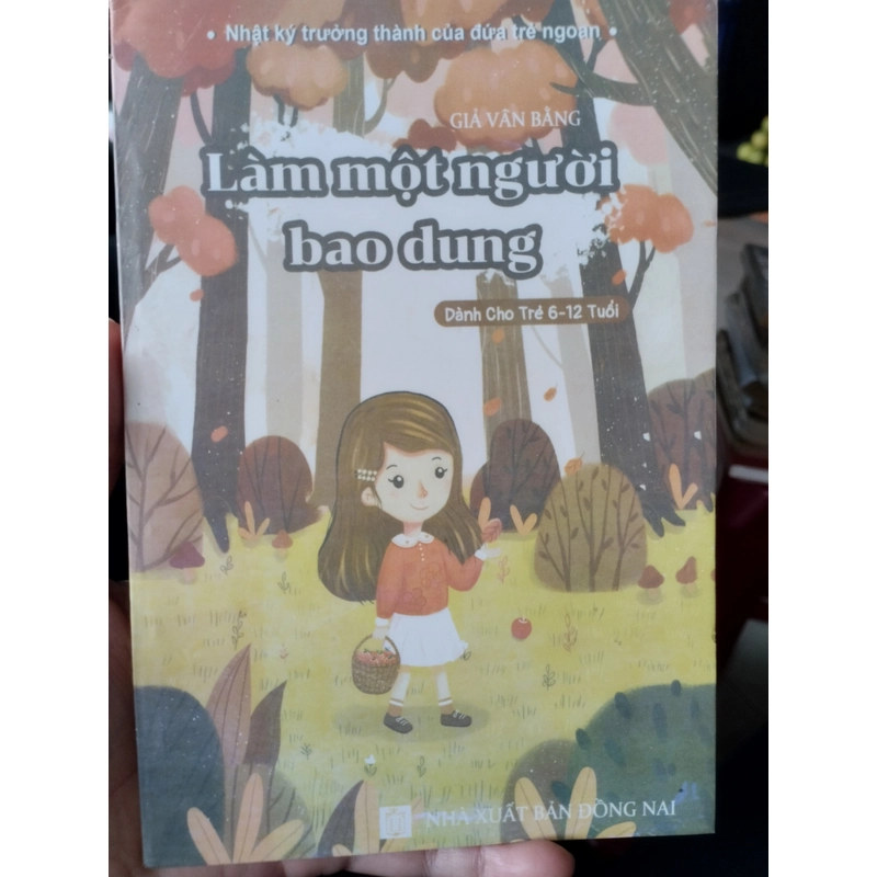 sách có tựa đề "Làm một người bao dung" của tác giả Giả Vân Bằng 546350