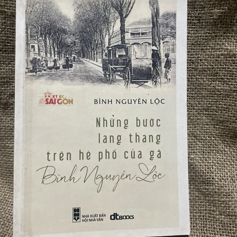 Những Bước Lang Thang Trên Hè Phố Của Gã Bình Nguyên Lộc  712419