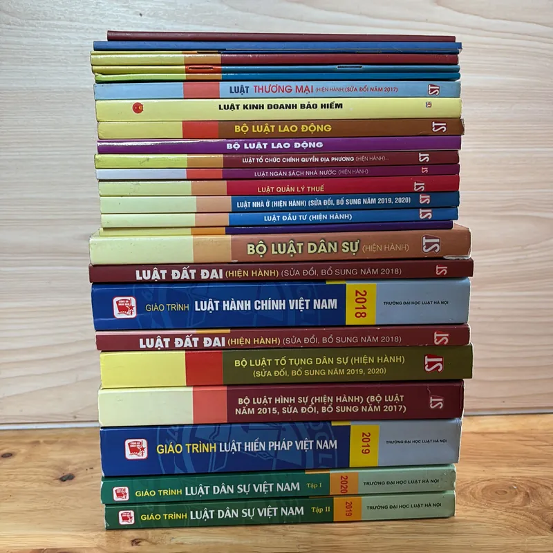 II Sách Pháp Luật, Chính Trị: Chồng Sách (25 Cuốn) 733489