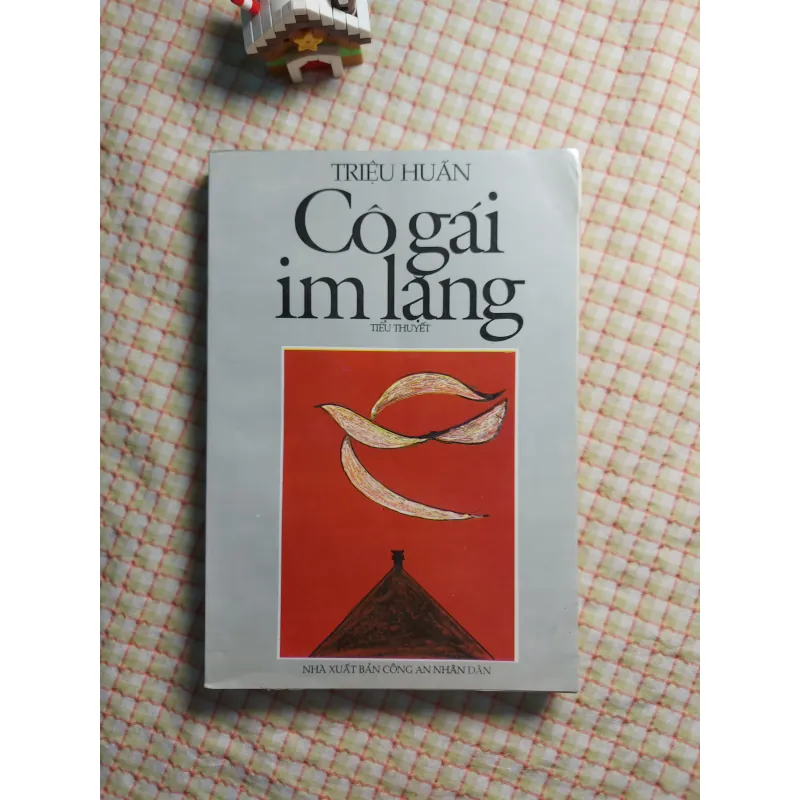 CÔ GÁI IM LẶNG - Triệu Huấn 782584