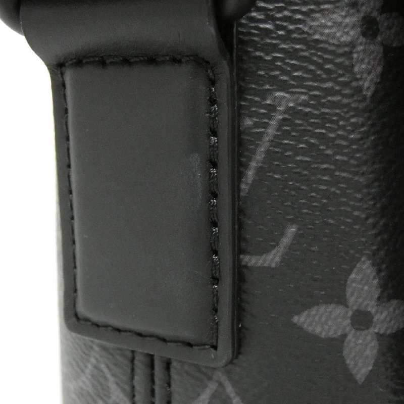 Túi đeo chéo Louis Vuitton Monogram Eclipse Scape Messenger M46794 610227