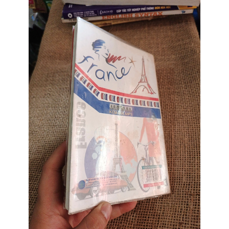 TIẾNG PHÁP CHO NGƯỜI MỚI BẮT ĐẦU 2016 mới 80%(Sách học tiếng Pháp) HLSC2404 1028526