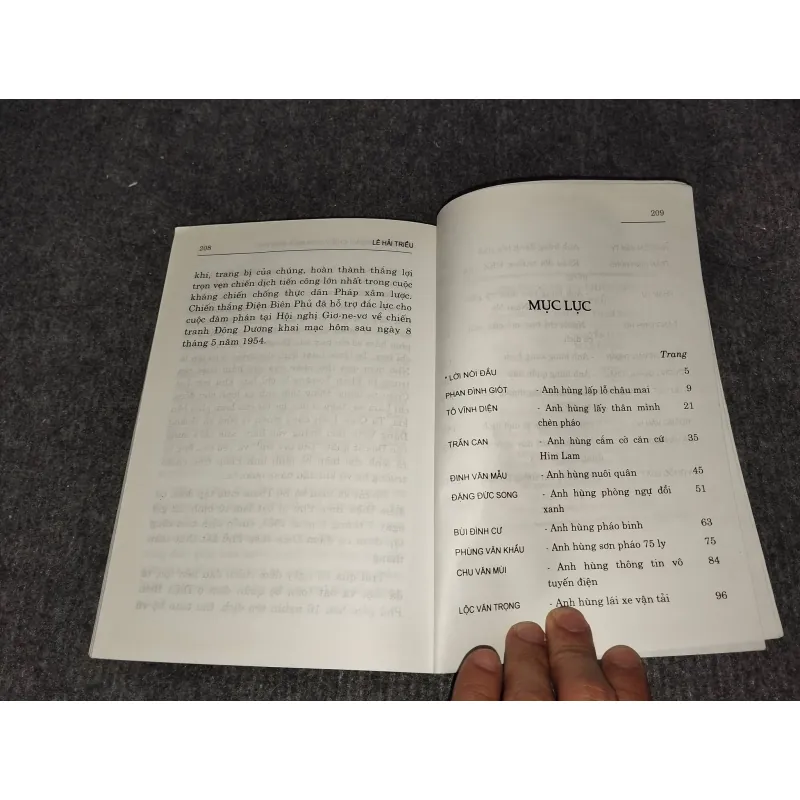 ANH HÙNG TRONG CHIẾN DỊCH ĐIỆN BIÊN PHỦ - LÊ HẢI TRIỀU 991138
