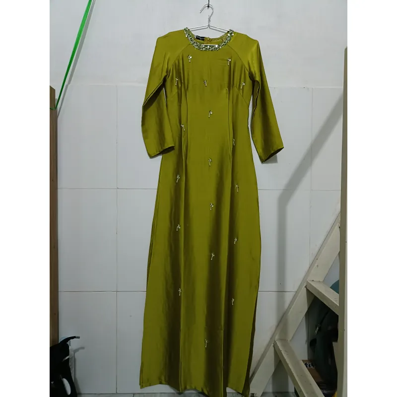 Áo dài xanh vỏ đậu đính kết chất ruby kèm quần trắng 991225