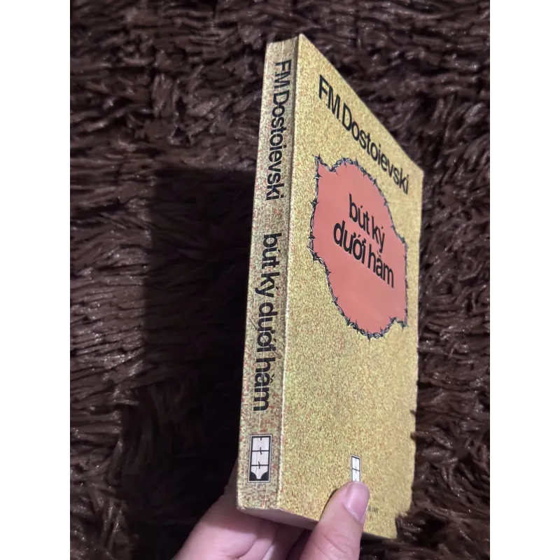 Bút ký dưới hầm 763370