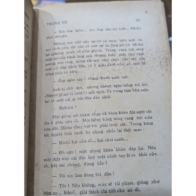 Trong tù - Maxime Gorki ( bản dịch của Nguyễn Thu Hồng ) 995727