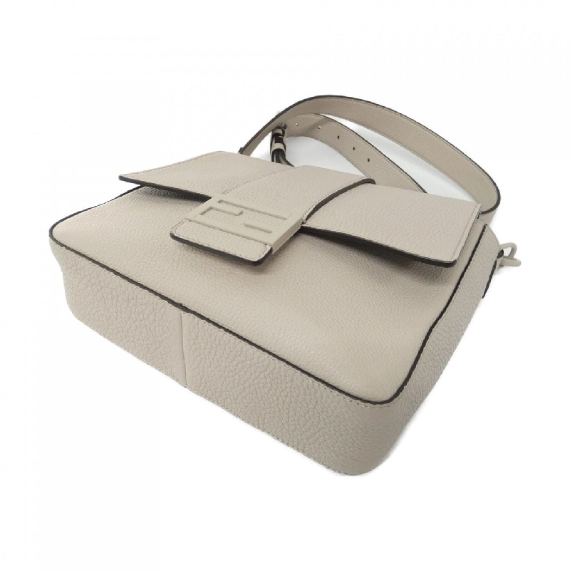 Túi xách Fendi Baguette Messenger Medium 7VA537 AG0L 612798