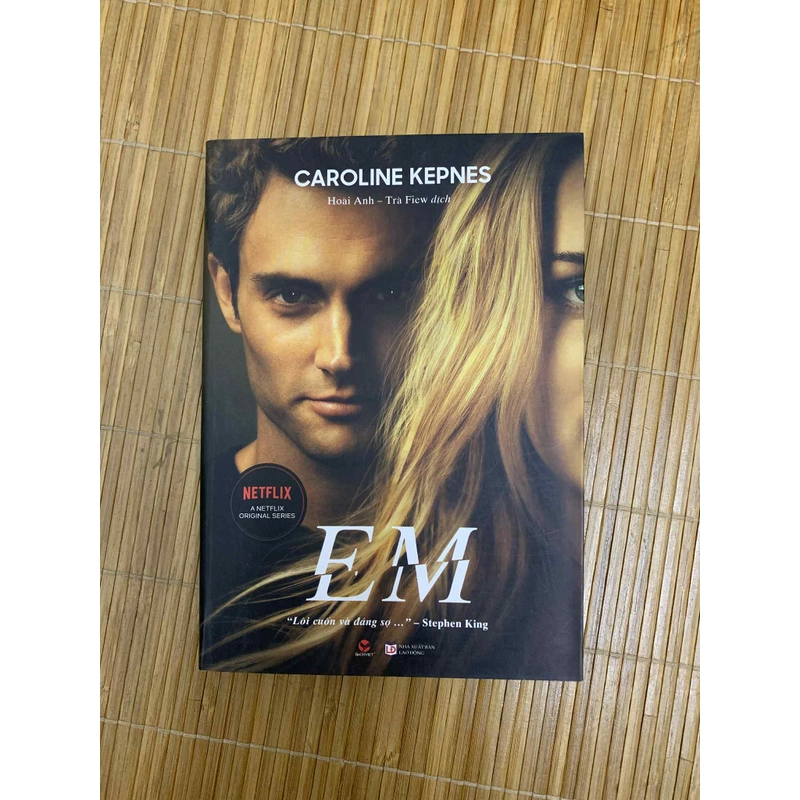 Em Caroline Kepnes 494114