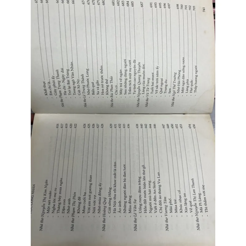 Quan Sơn Muôn Dặm - hợp tuyển thơ văn 932363