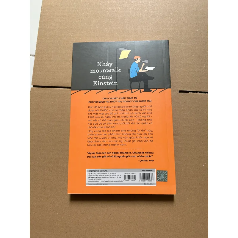 Nhảy moonwalk cùng Einstein 800062