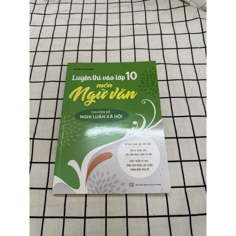 Luyện thi vào lớp 10 môn Ngữ văn 597371