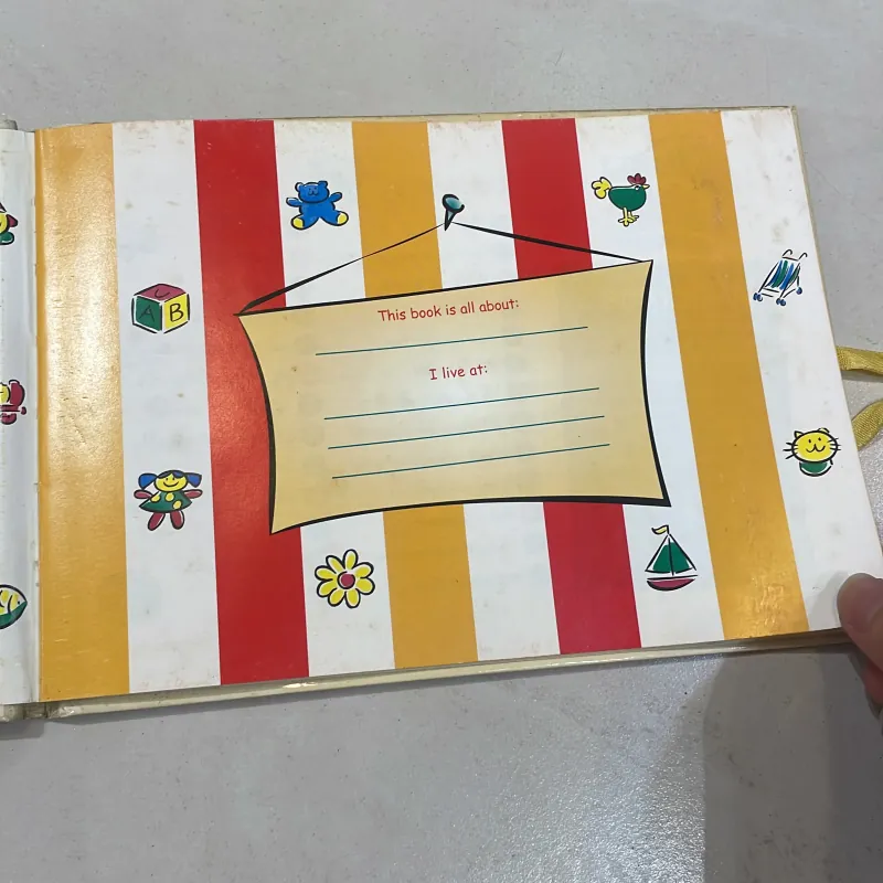 NGOẠI VĂN tiếng anh trẻ em : Baby’s First Year - nhật kí đầu đời của con - sách kinh điển 1027841