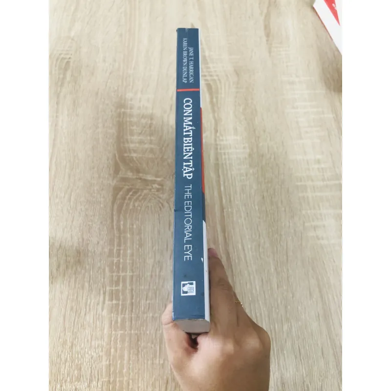 CON MẮT BIÊN TẬP 996104