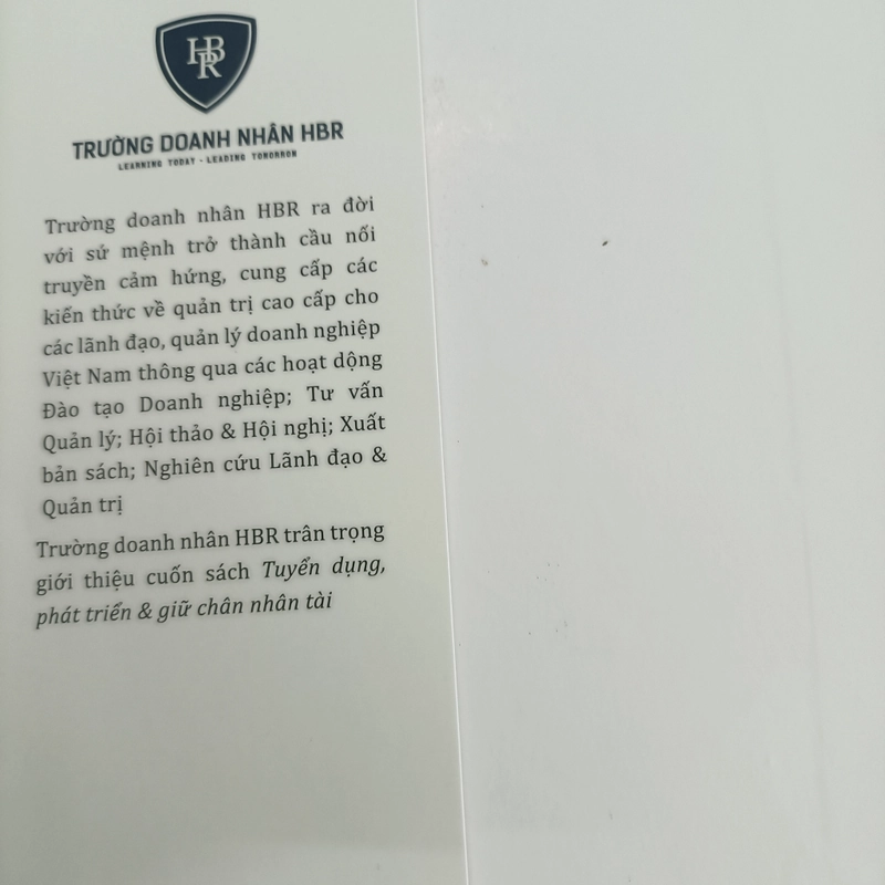 TUYỂN DỤNG, PHÁT TRIỂN VÀ GIỮ CHÂN NHÂN TÀI 458169