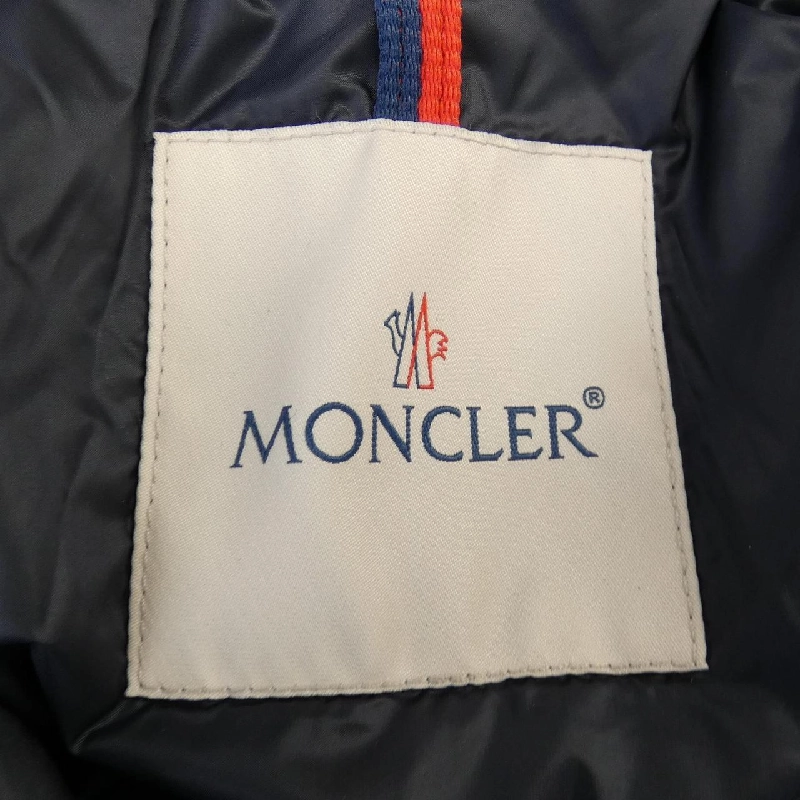 Áo khoác lông vũ MONCLER 642391