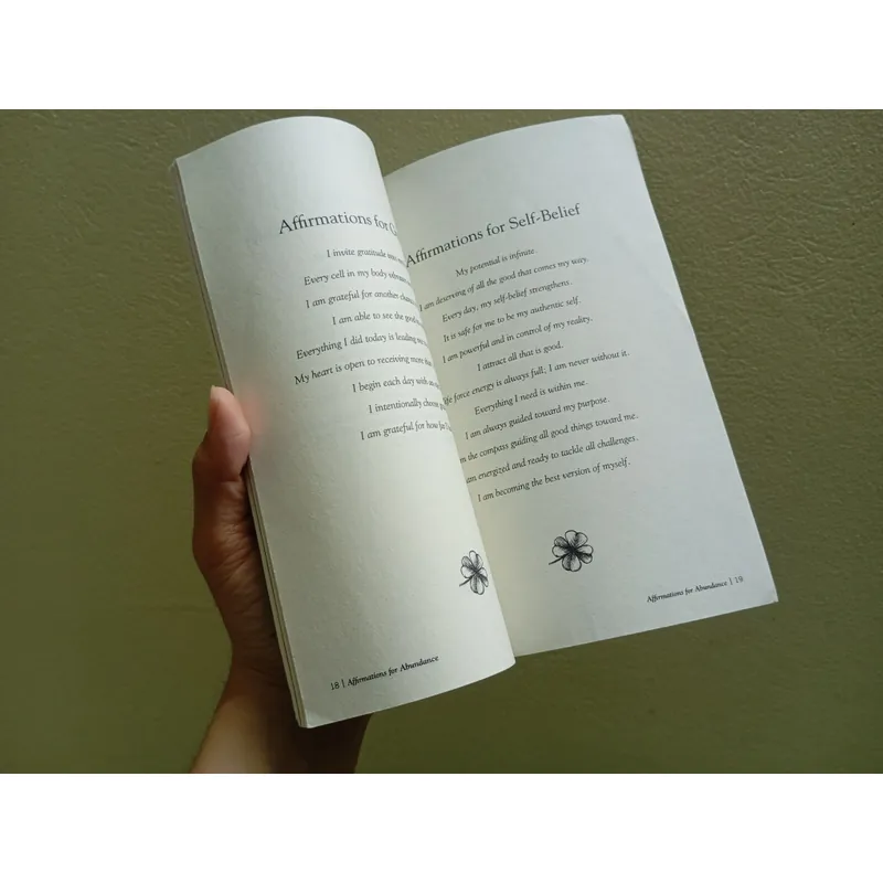 The lucky girl journal, sách ngoại văn tiếng Anh , english book tiểu thuyết  602004