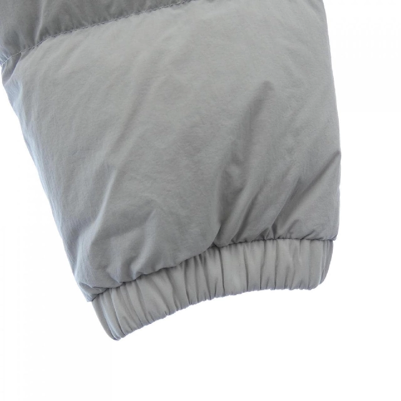 Áo khoác lông vũ MONCLER 635614