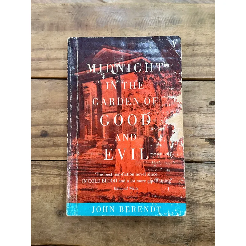 Midnight in the Garden of Good and Evil - John Berendt 734792