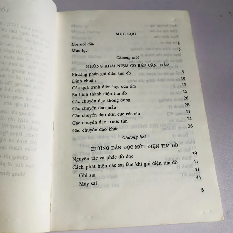 HƯỚNG DẪN ĐỌC ĐIỆN TIM  - 183 trang, nxb: 1995 357703