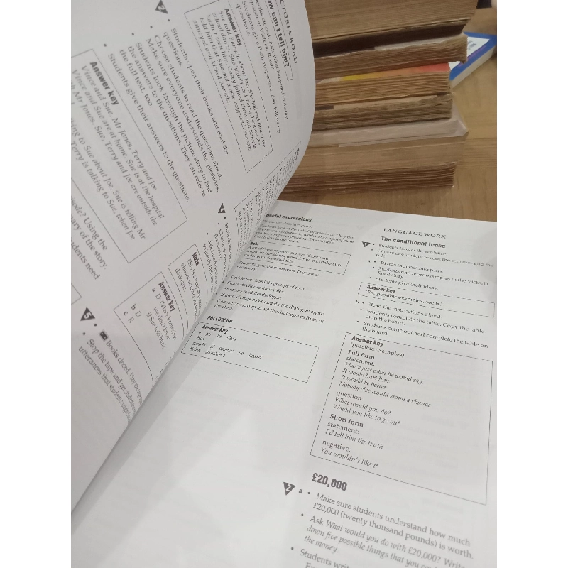 Hotline Pre-Intermediate - Tom Hutchinson 934183