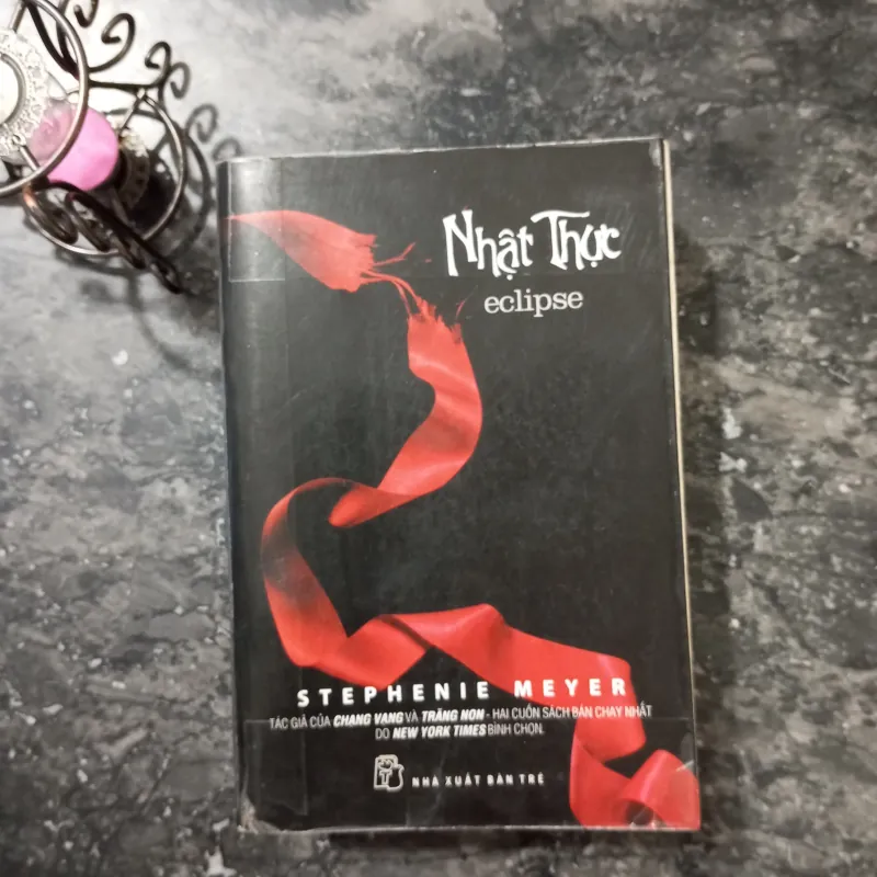 Pass sách: Nhật Thực - Stephenie Meyer (Bản dịch chuẩn Nhã Nam) 969944