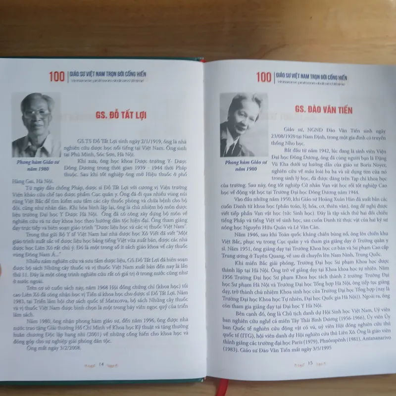 100 Giáo Sư Việt Nam Trọn Đời Cống Hiến (Tập 2) 723305
