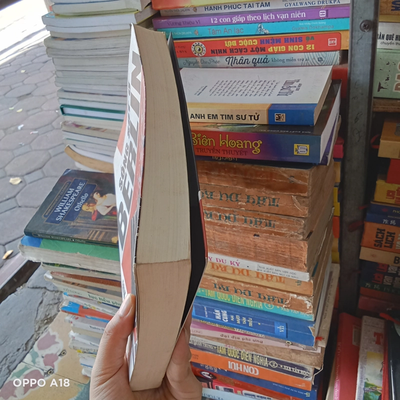 Sống Sót Ở Berlin- Erik Larson 524276
