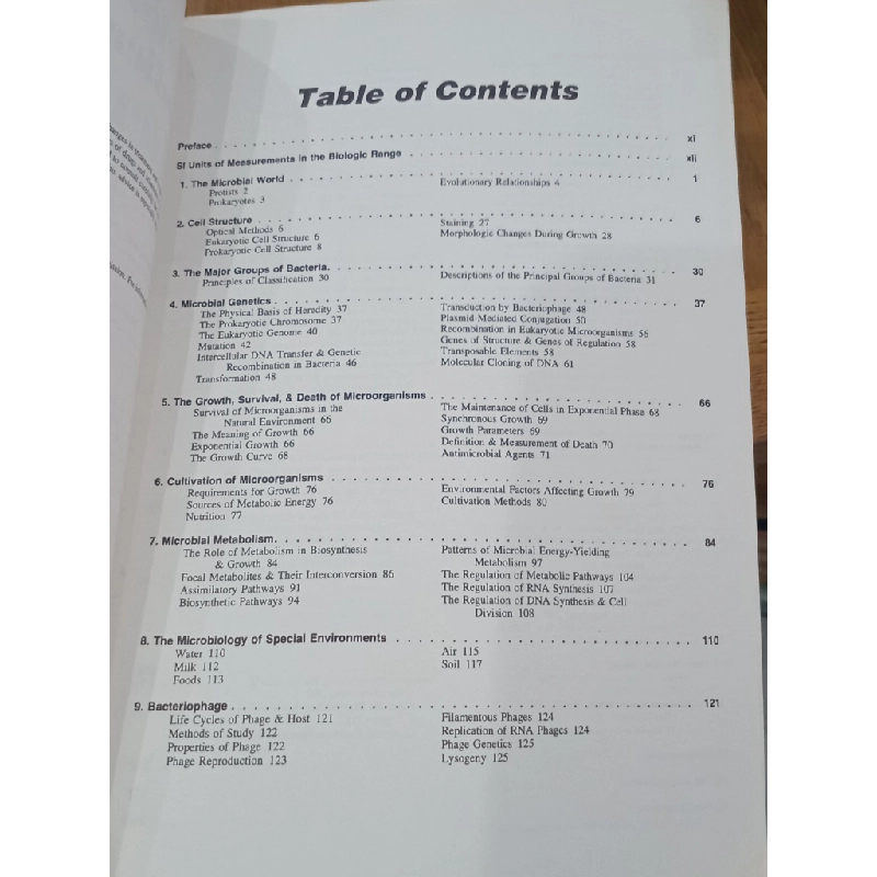 Review of Medical Microbiology - E. Jawetz, J. L. Melnick, E. A. Adelberg 550649