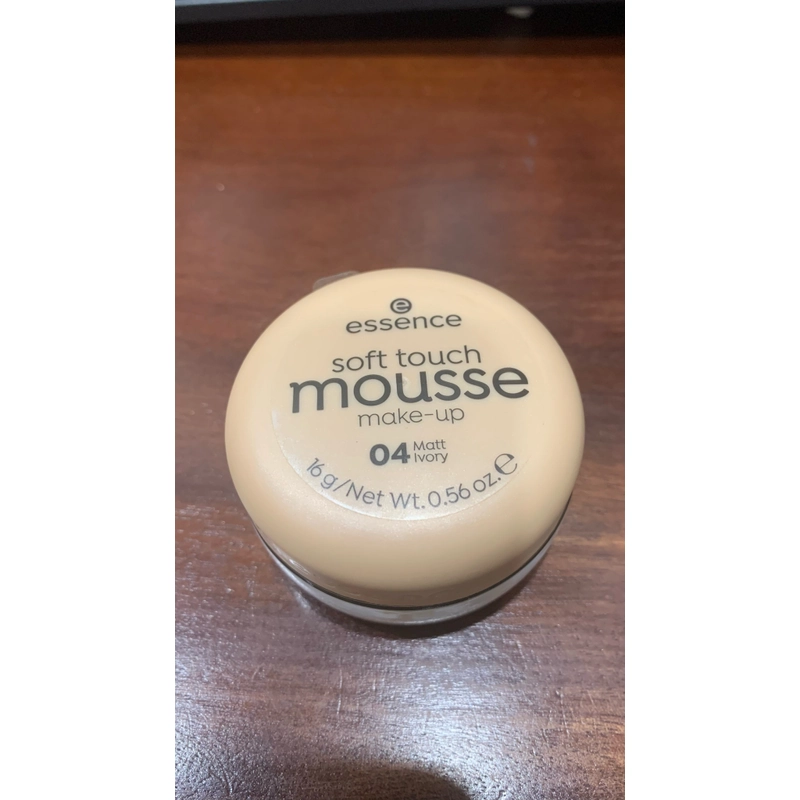 Phấn tươi Essence soft touch mousse màu số 04 Matt Ivory xách tay Đức 279551