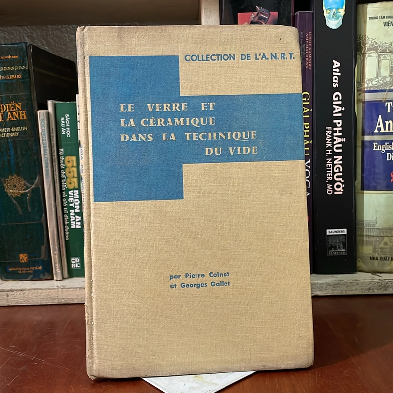 II Sách Tiếng Pháp: Thuỷ Tinh Và Gốm Sứ Trong Công Nghệ Chân Không - 1962 525495
