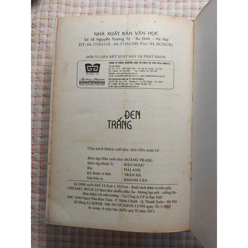 ĐEN TRẮNG - TRIÊU TIỂU THÀNH • Tiểu thuyết ngôn tình 763837