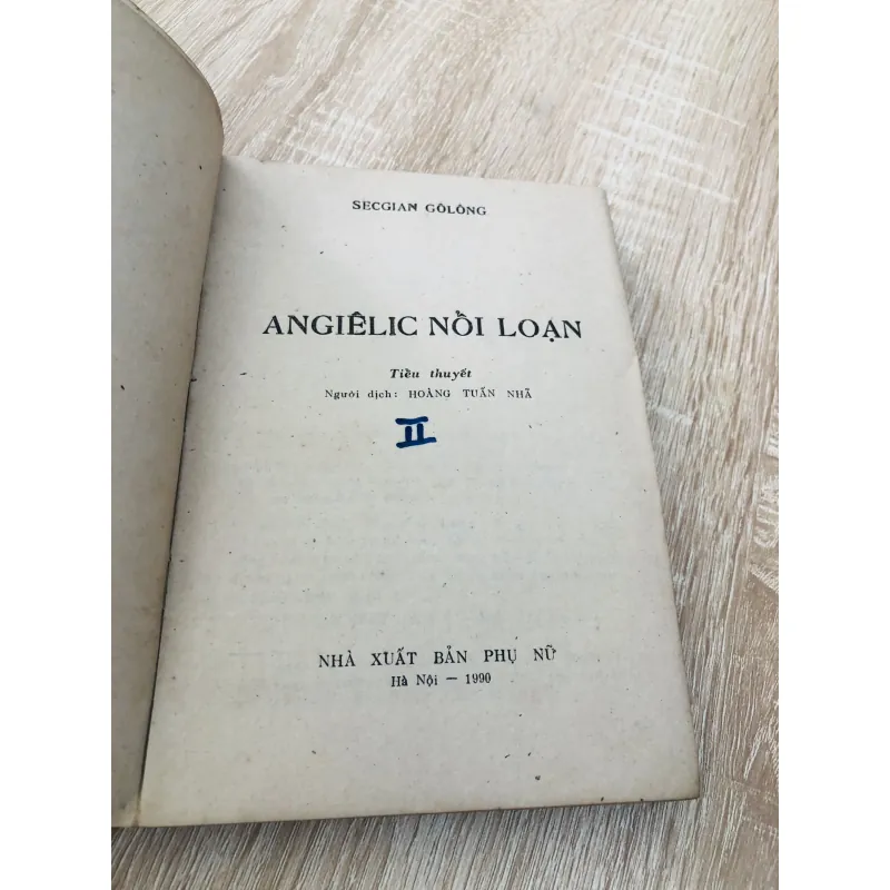 ANGIÊLIC NỔI LOẠN 961431