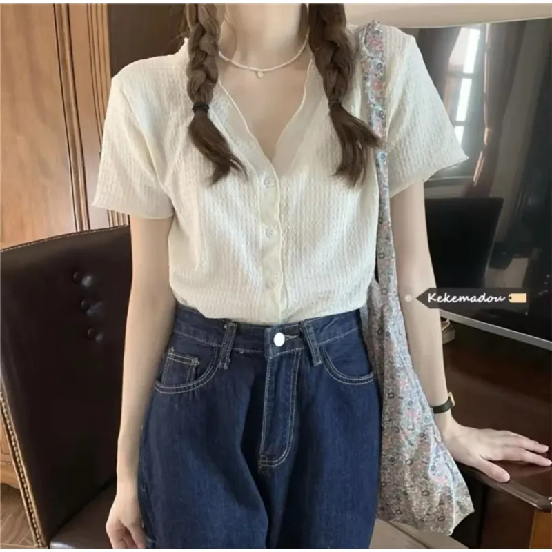 ÁO NỮ  MÀU ĐEN MÙA HÈ XẾP LY CỔ CHỮ V  NGẮN TAY GIÓ NHẸ NHÀNG SIZE XL  792388