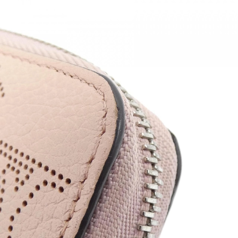 Ví Zippy Mahina M61868 của Louis Vuitton 622873