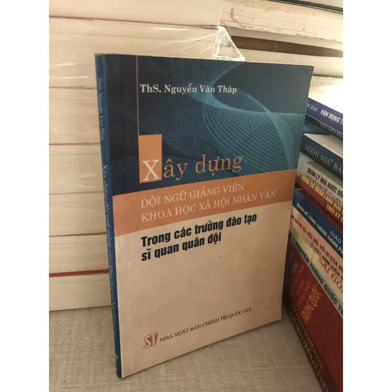 Xây dựng đội ngũ giảng viên khoa học xã hội nhân văn 782763
