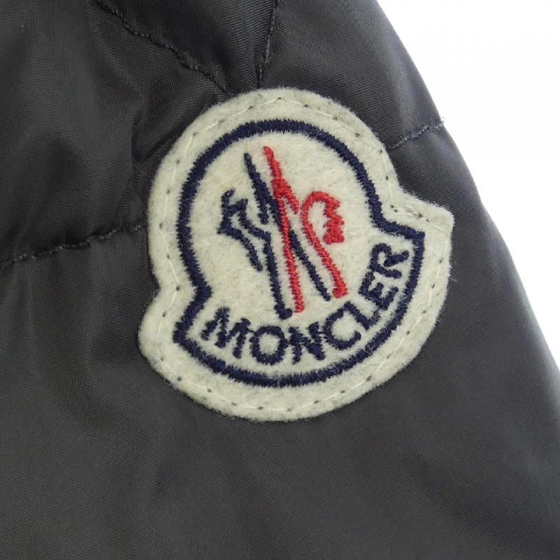 Áo khoác lông vũ MONCLER 637778