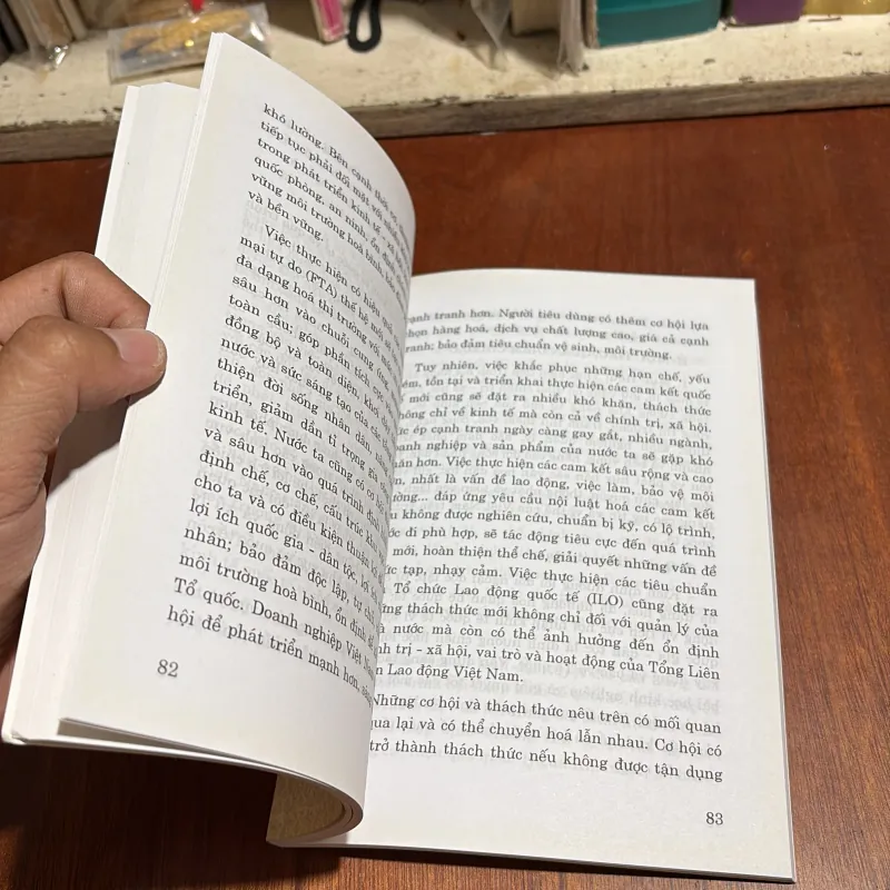 II Chính Trị: Văn Kiện Hội Nghị Lần Thứ Tư Ban Chấp Hành Trung Ương Khoá XII - 2016 1002170