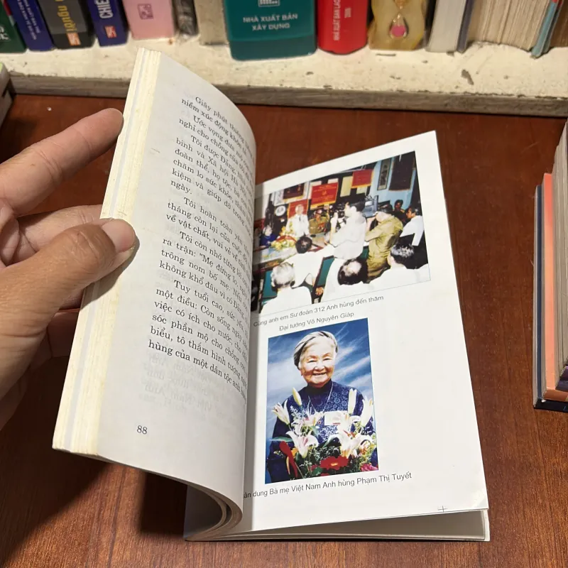 II Truyện Ký: Ngôi Nhà Không Cô Đơn - Bich Thuận - 2007 785628