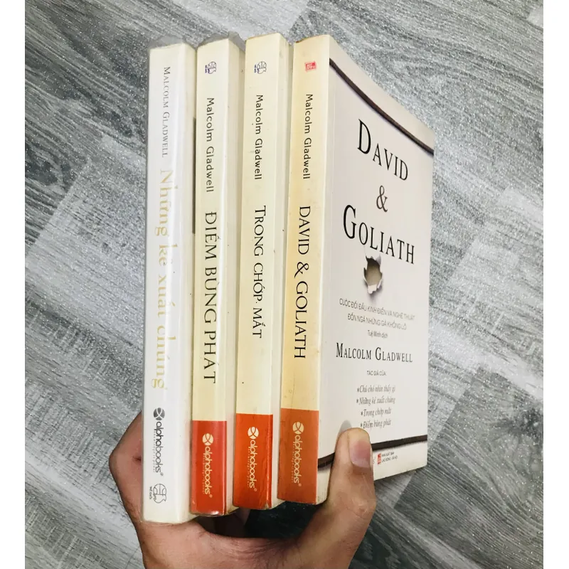 NHỮNG KẺ XUẤT CHÚNG - ĐIỂM BÙNG PHÁT - TRONG CHỚP MẮT - DAVID & GOLIATH 718764