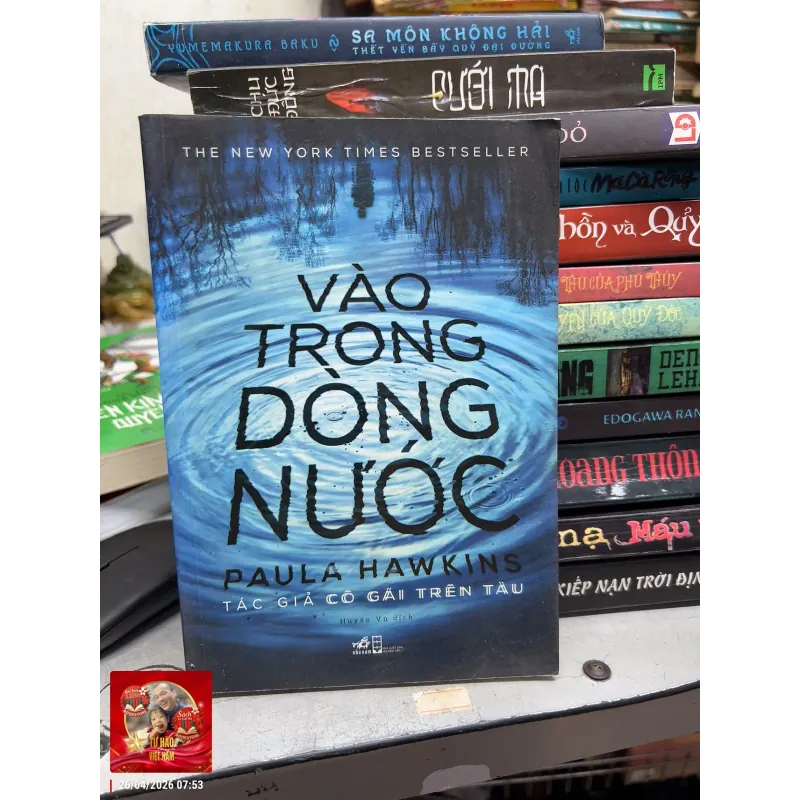 "Vào Trong Dòng Nước" (Into the Water)  1030475