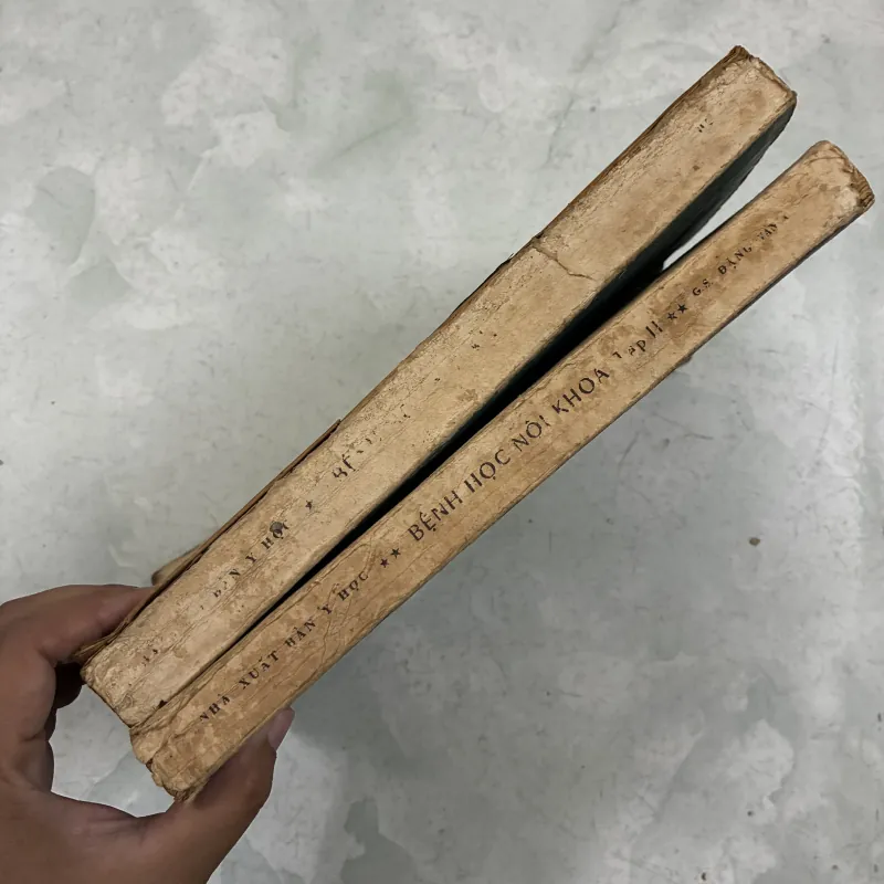 Bệnh học nội khoa - G.S Đặng Văn Chung - 1976s 1019909