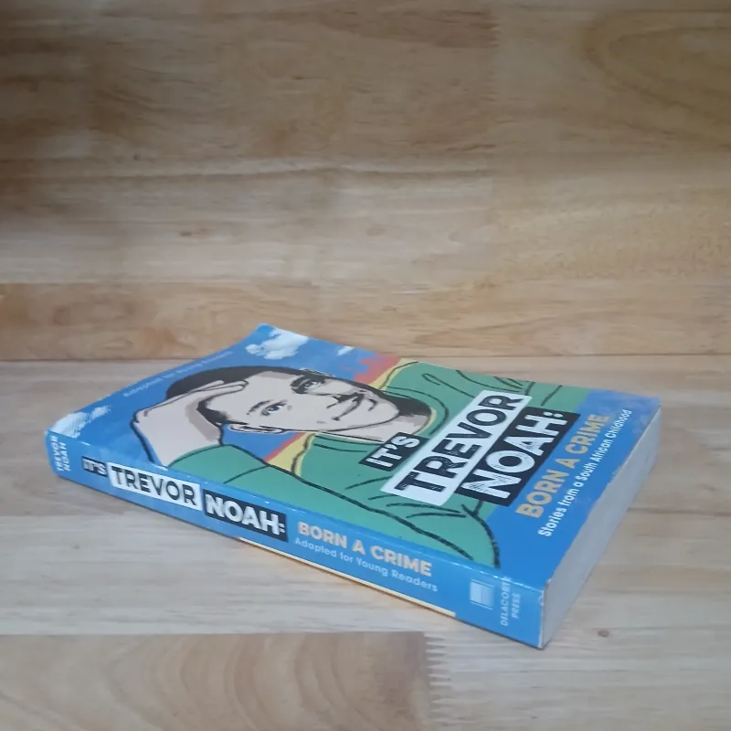 It's Trevor Noah: Born a Crime: Stories from a South African Childhood 928341