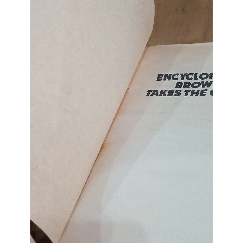 ENCYCLOPEDIA BROWN  TAKES THE CAKE - Donald J. Sobol, Glenn Andrews 748794