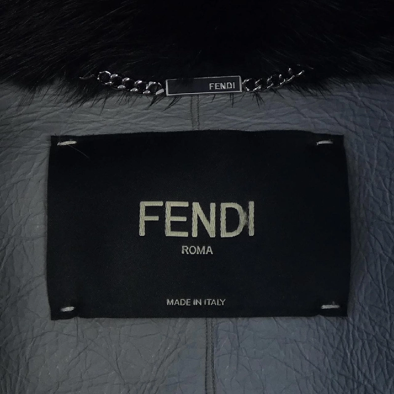 Áo khoác FENDI 637860