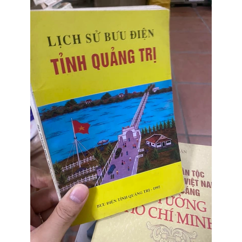 Sách Lịch sử bưu điện tỉnh Quảng Trị 311870