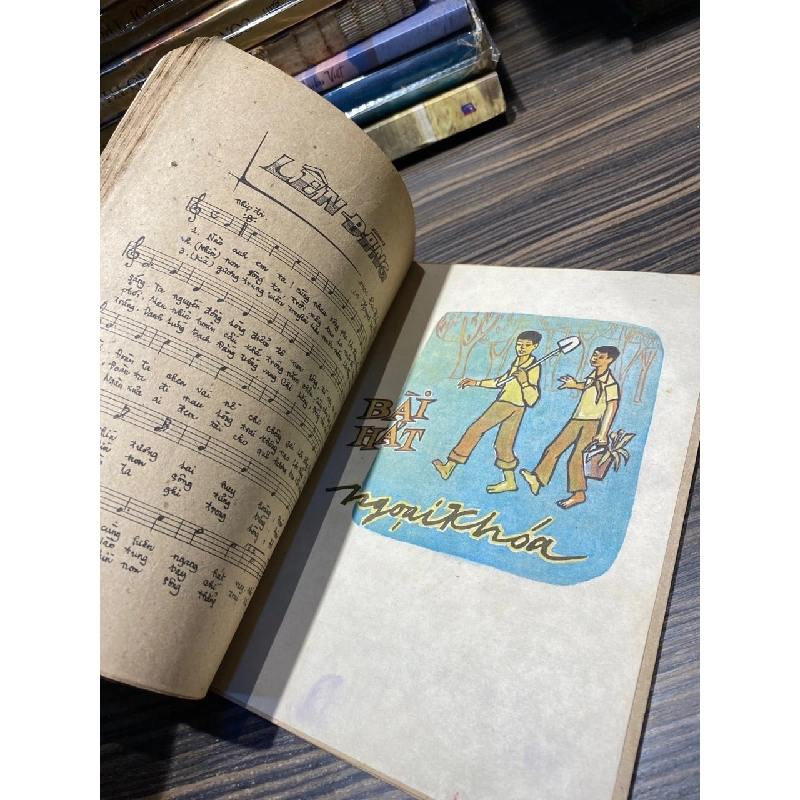 Tập bài hát mẫu giáo cấp một, cấp hai 1011509