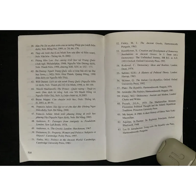 Aristotle và Hàn Phi Tử: Con người chính trị và thể chế chính trị  1036276