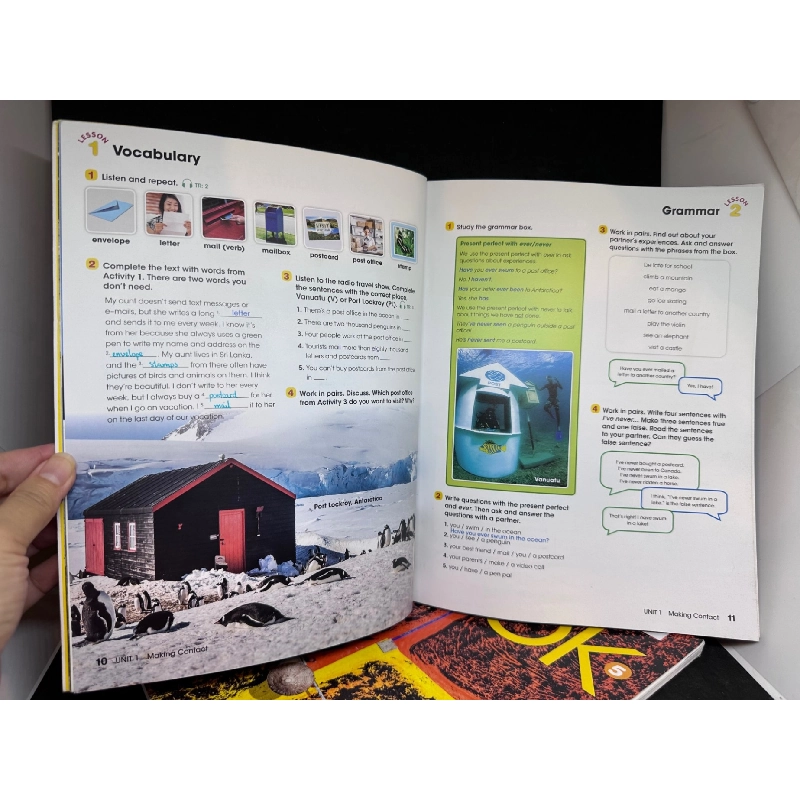 Combo Look 5, Student'S Book + Workbook, Mới 80% (Có Ghi Chữ Vài Trang) SBM0809 (WEB) 916628