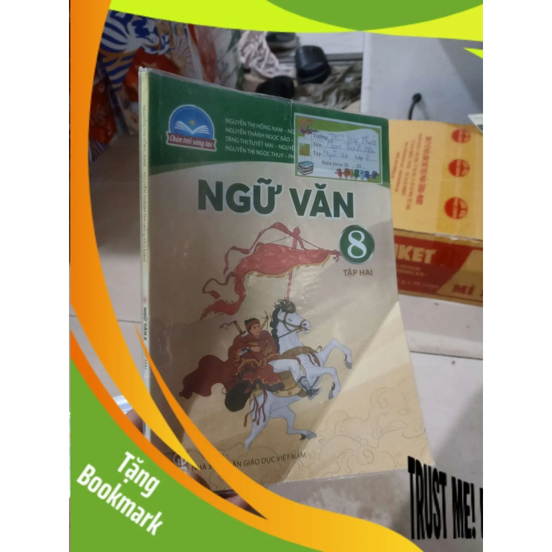 (TẶNG BOOKMARK) Ngữ văn lớp 8 tập 2 (Chân trời sáng tạo) Giáo khoa RBK2702 948876