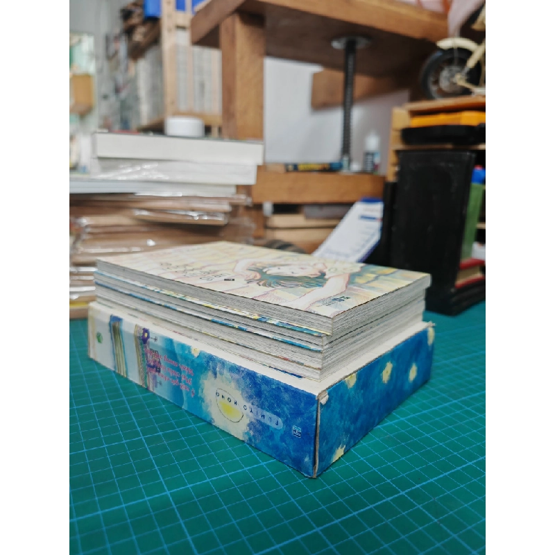 TRUYỆN TRANH Ở MỘT GÓC NHÂN GIAN PHỐ CHIỀU LẶNG GIÓ MÊNH MANG ANH ĐÀO 395837